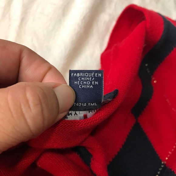 Tommy Hilfiger Argyle Sweater Women’s Size M V-Neck Color Red/Black Pullover. - Picture 8 of 14